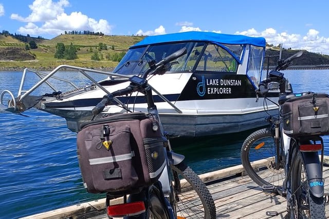 nzbiketrails ultimate Dunstan Trail package including bikes, luxury shuttles and a return on the Dunstan Explorer boat